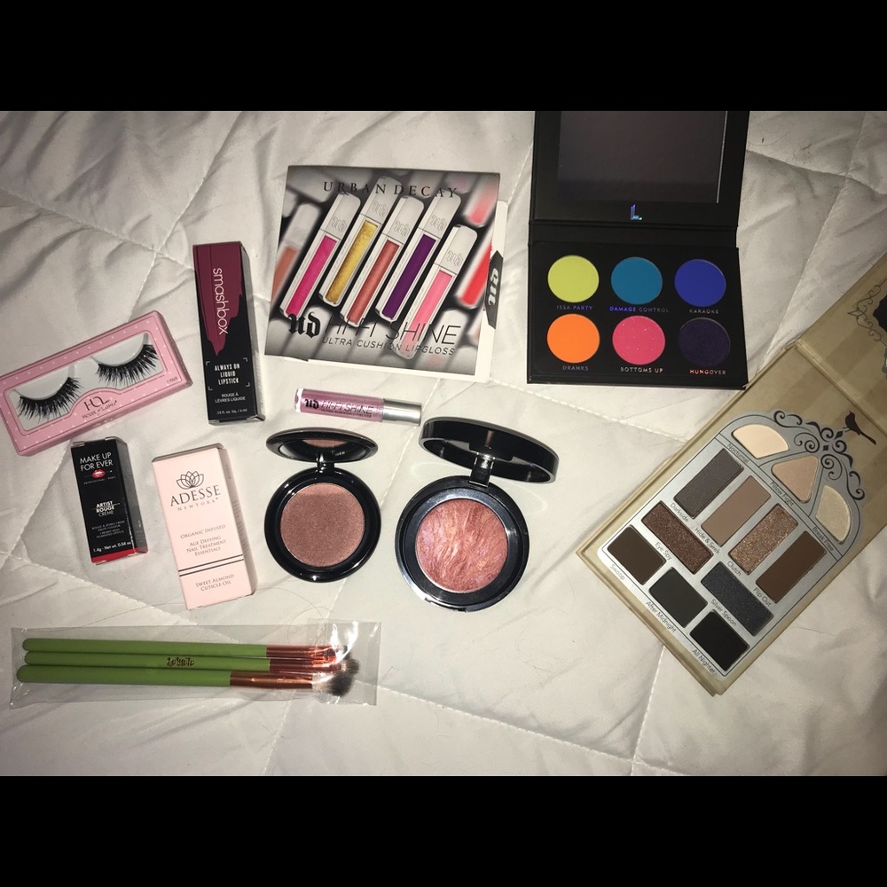 NEW Makeup Bundle! Marc Jacobs, UD, Smashbox, etc!